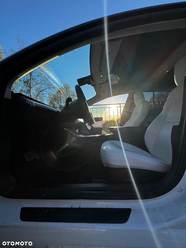 Tesla Model 3 Standard Reichweite Plus Hinterradantrieb - 12