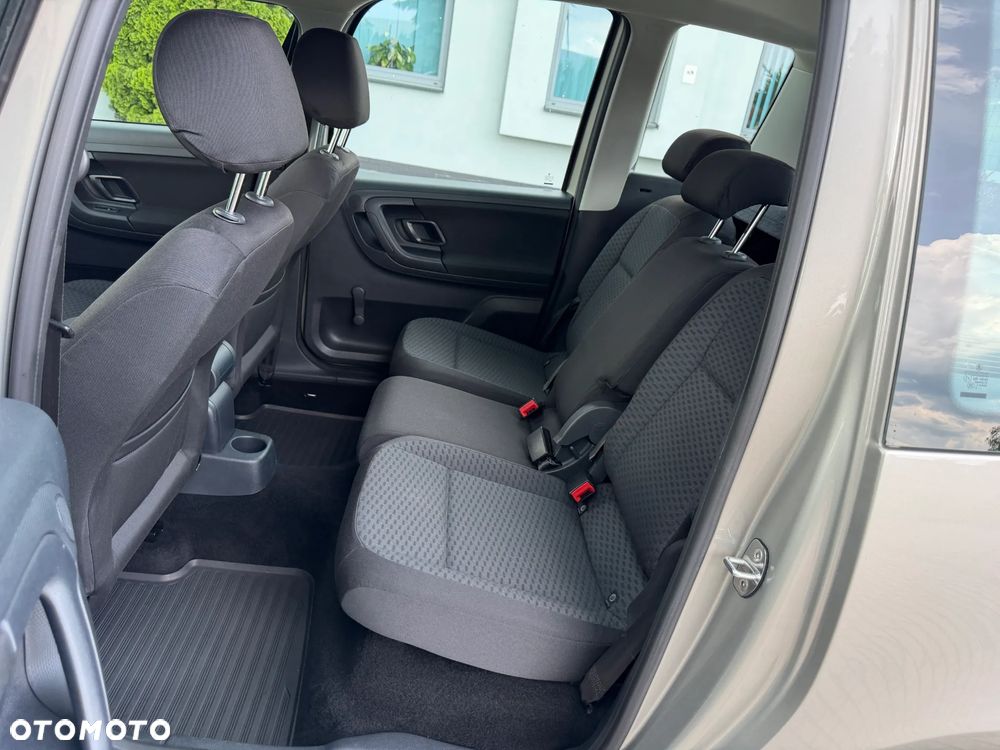 Skoda Roomster 1.4 16V Elegance - 31