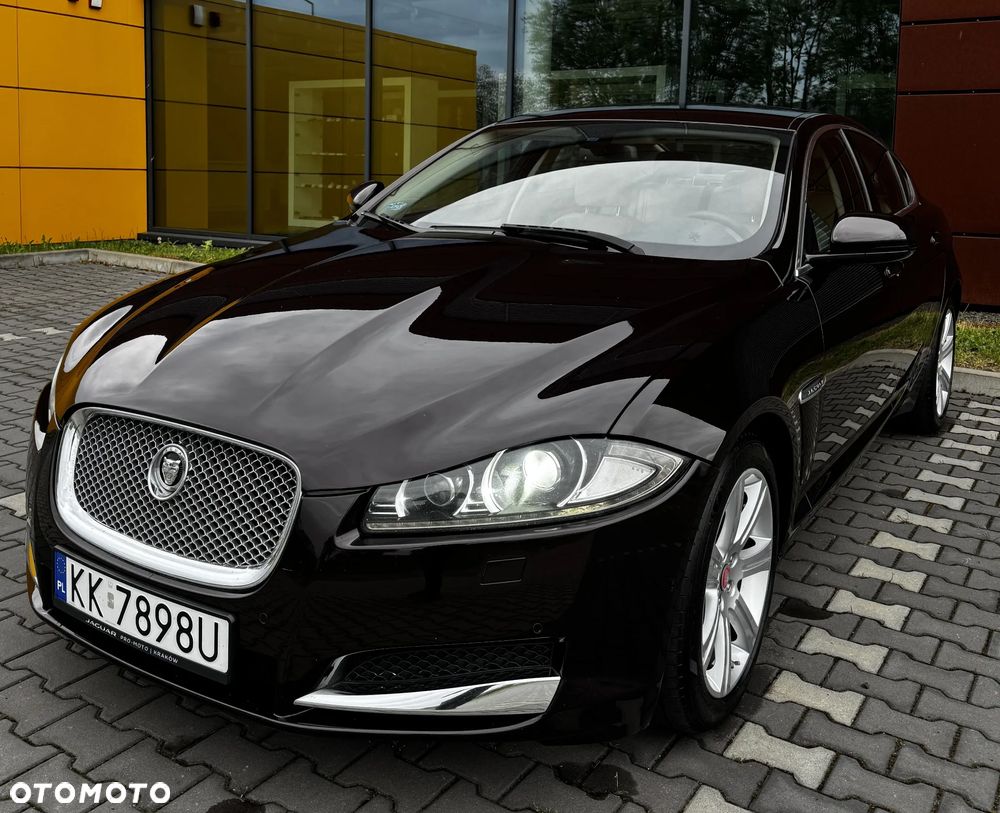 Jaguar XF 2.2 D Premium Luxury - 4