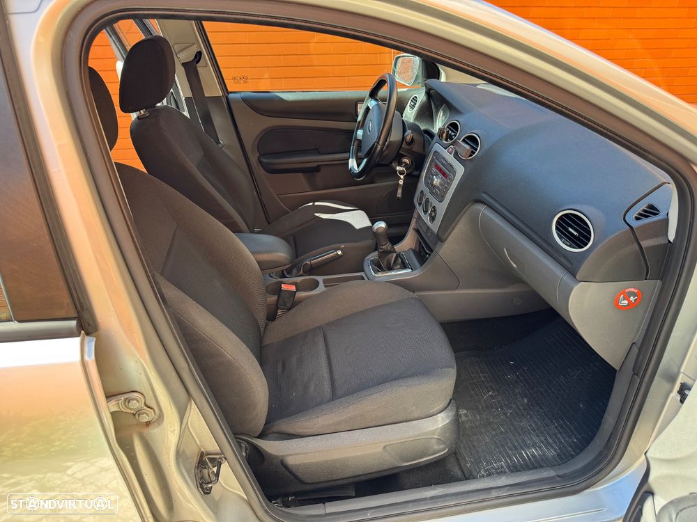 Ford Focus SW 1.6 TDCi Trend - 12