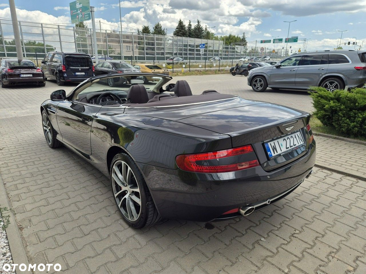 Aston Martin DB9 - 7