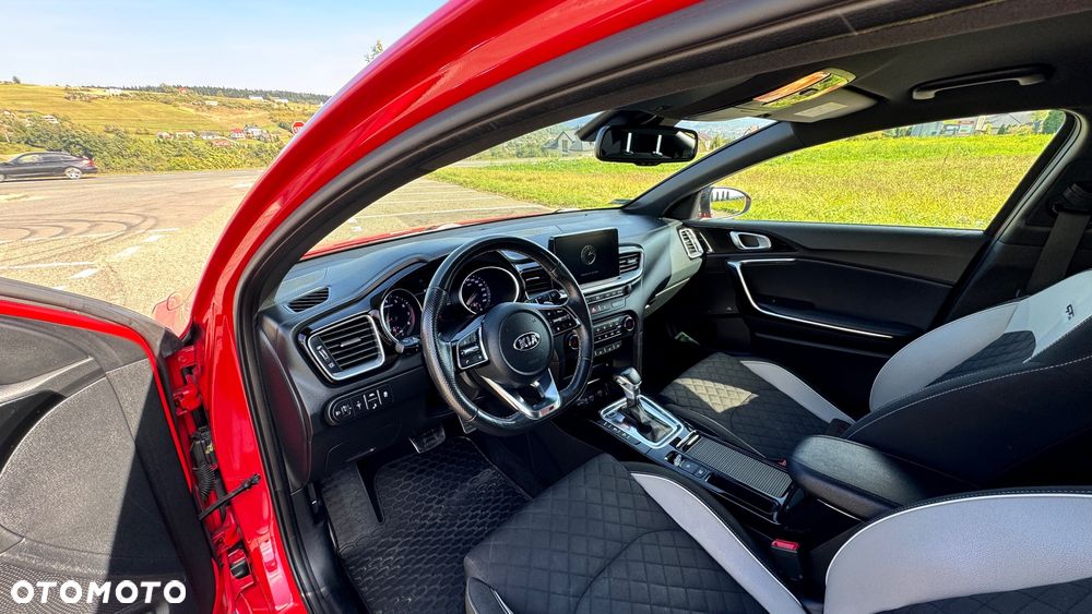 Kia ProCeed - 11