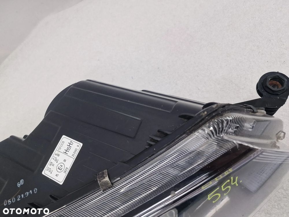 SKODA OCTAVIA 3 III 5E0 12- PRAWA ZWYKŁA LAMPA PRZEDNIA PRZÓD , NR AUKCJI LA554 - 8