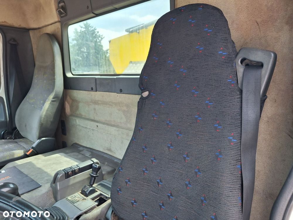 Renault 270.18 4X2 - 11