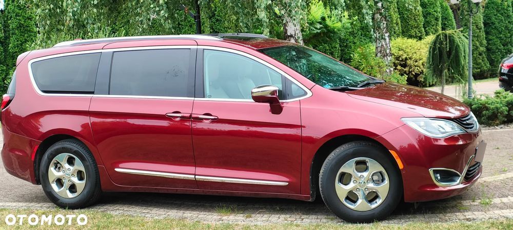 Chrysler Pacifica - 4