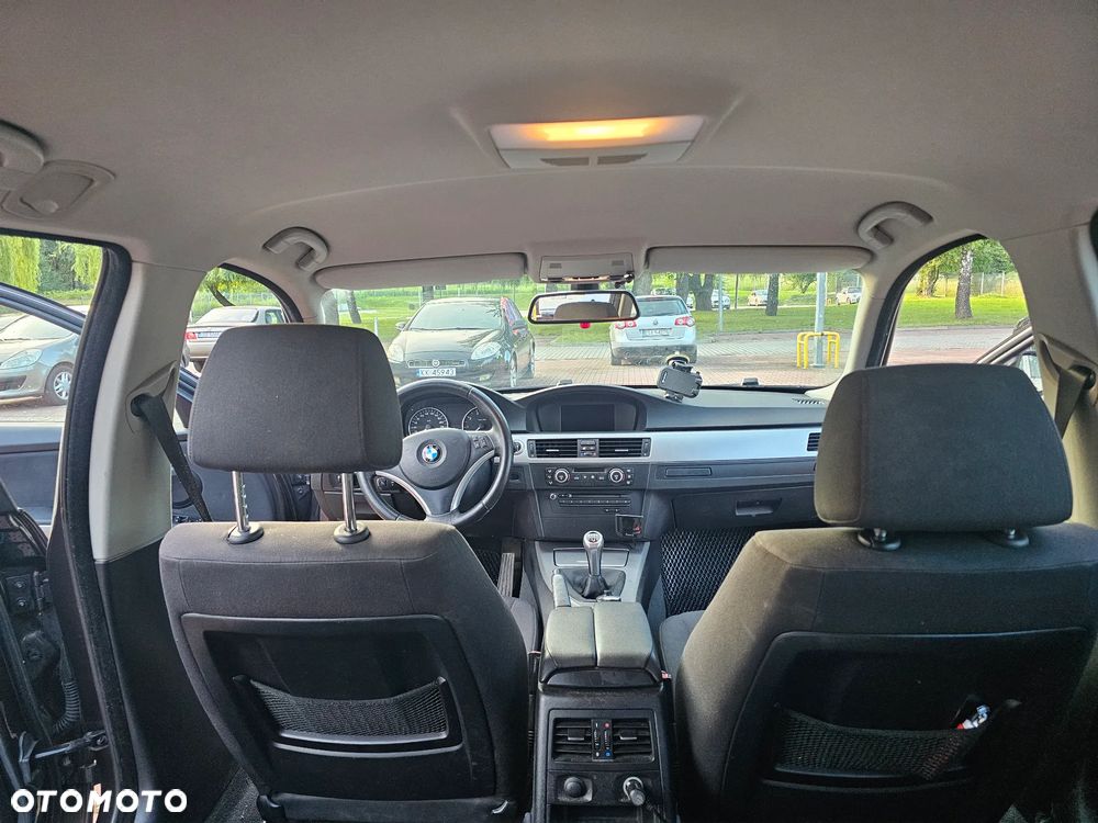 BMW Seria 3 318i - 8