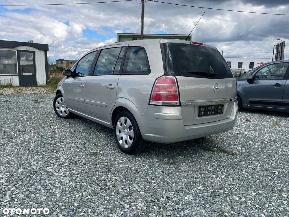 Opel Zafira - 4