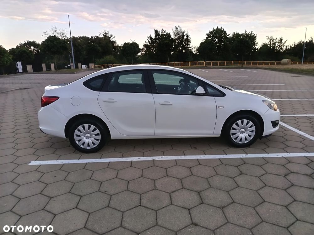 Opel Astra 1.4 T Business - 14