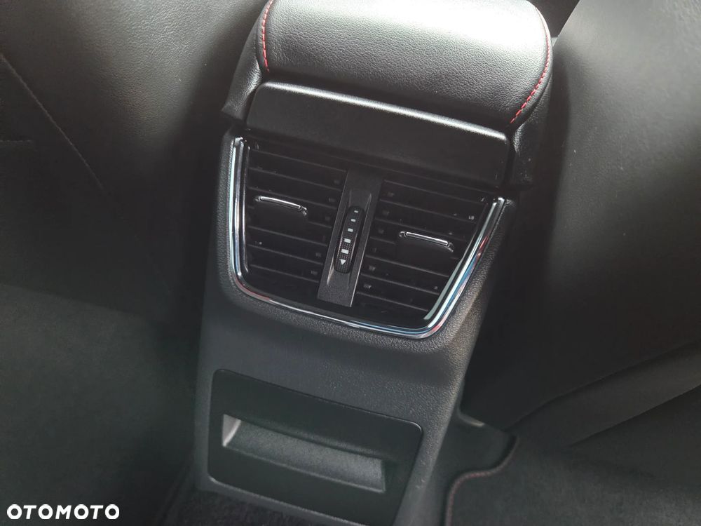 Skoda Octavia 2.0 TDI DSG RS - 33