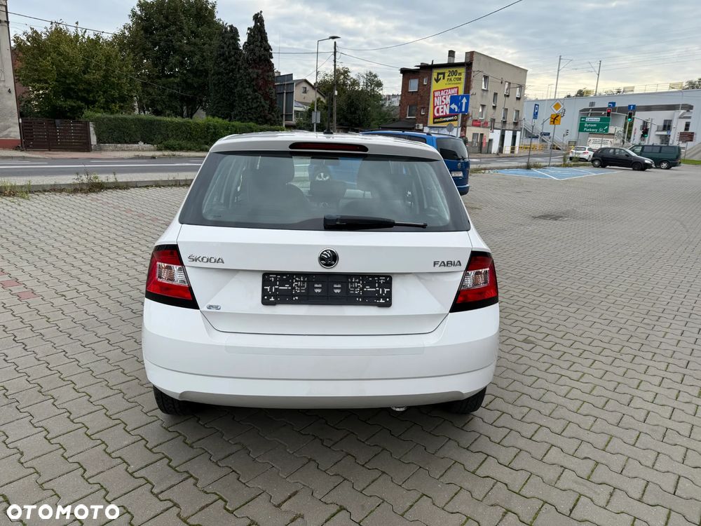 Skoda Fabia - 6