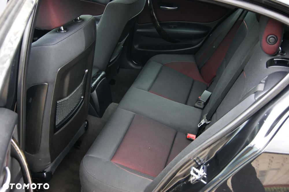 BMW Seria 1 120d - 26