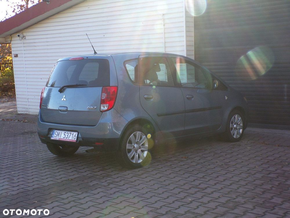 Mitsubishi Colt - 6
