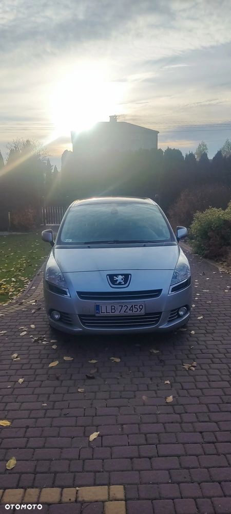 Peugeot 5008 - 8