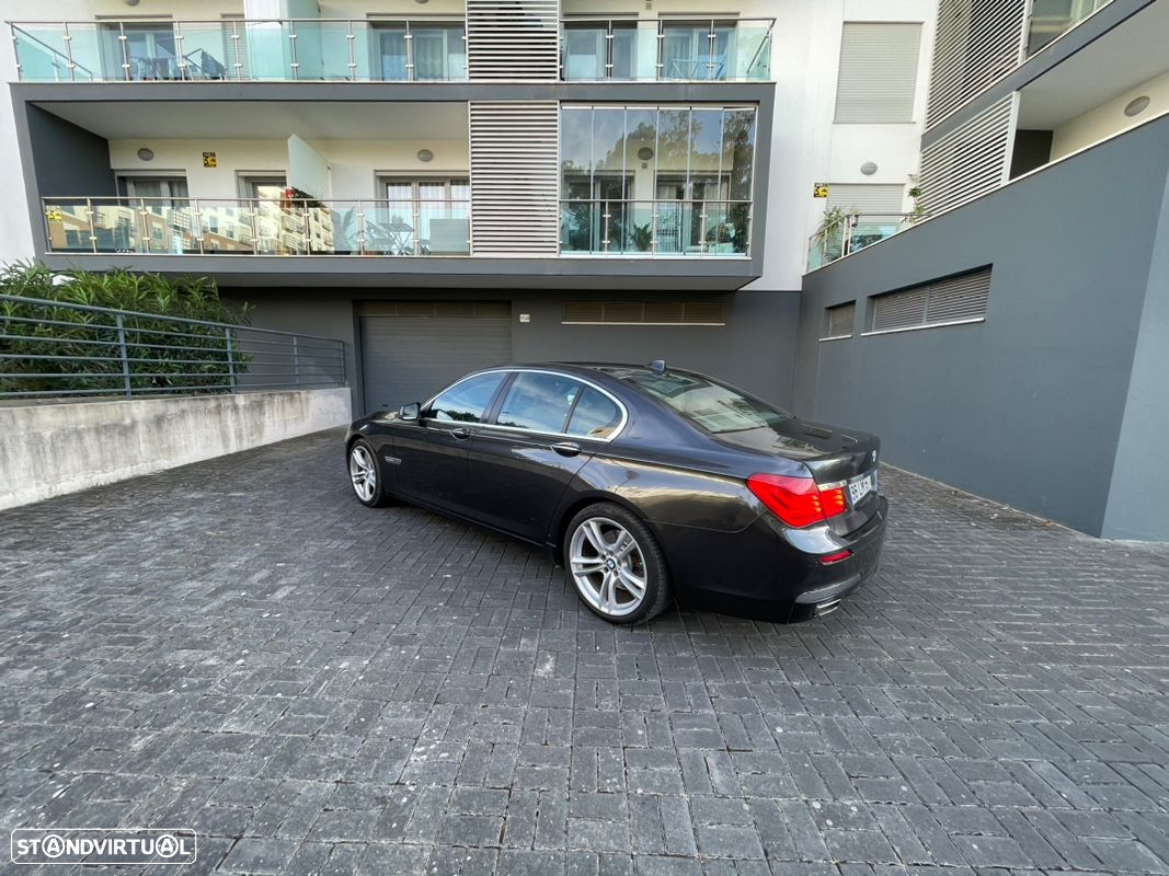 BMW 740 d Pack M - 7