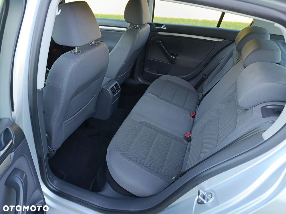 Volkswagen Golf 1.6 United - 11