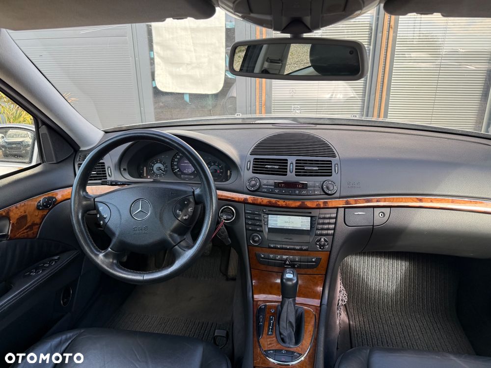 Mercedes-Benz Klasa E 500 7G-TRONIC Elegance - 19