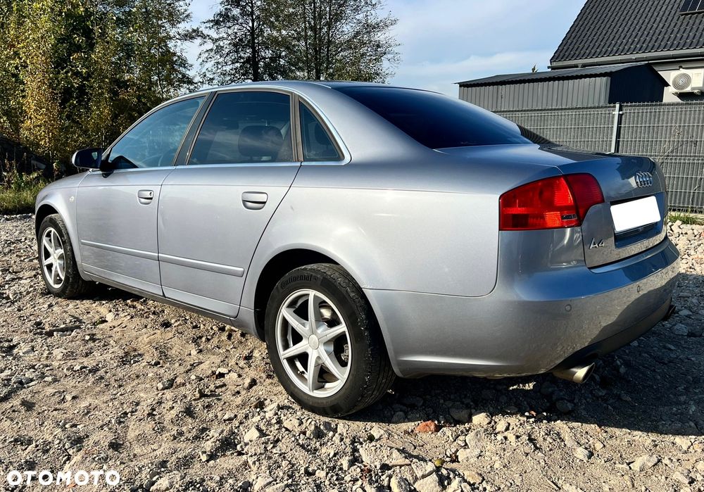 Audi A4 Limousine - 8