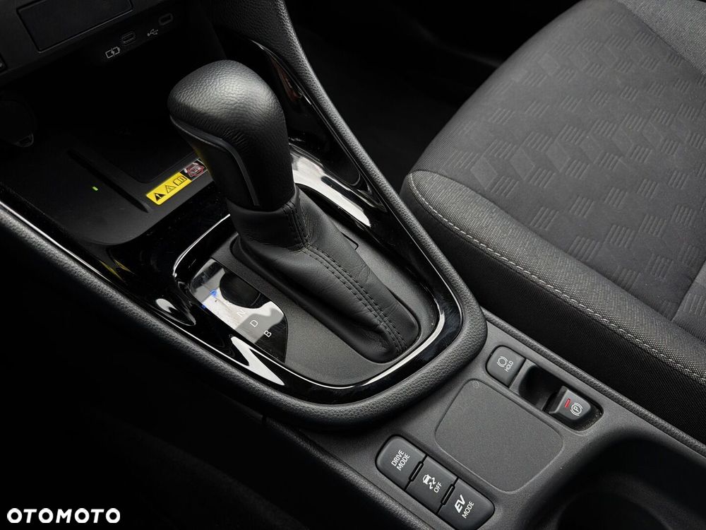 Toyota Yaris Hybrid 1.5 Style - 11