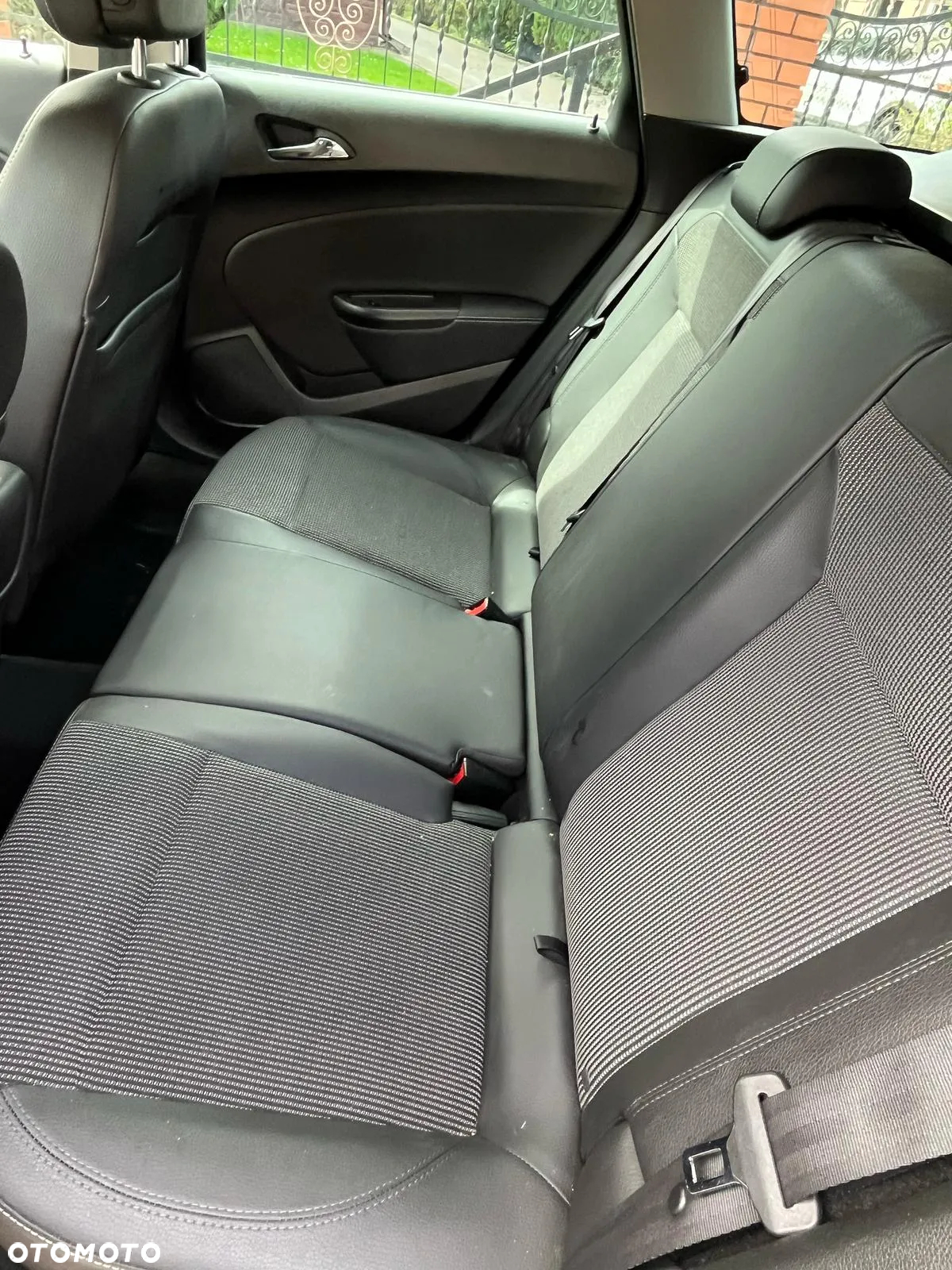 Opel Astra IV 1.6 CDTI Cosmo - 21