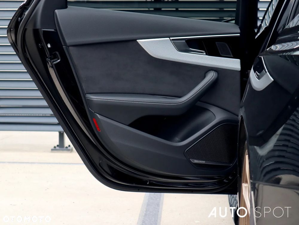 Audi RS4 Avant TFSI Quattro Tiptronic - 38