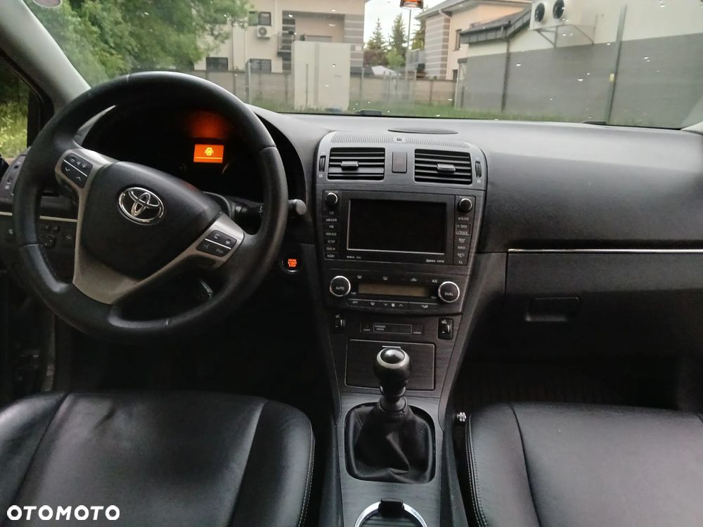 Toyota Avensis 2.0 Prestige NAVI - 12
