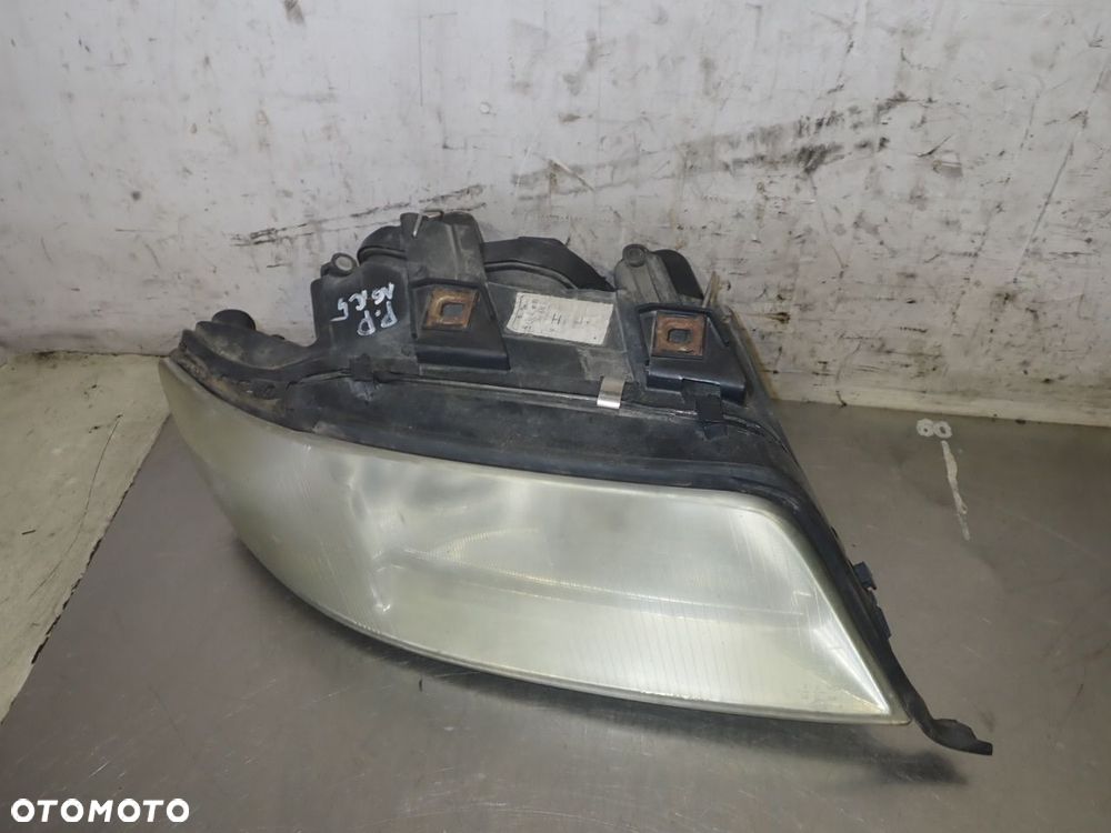 LAMPA PRAWA PRZEDNIA AUDI A6 C5 2.5 - 2