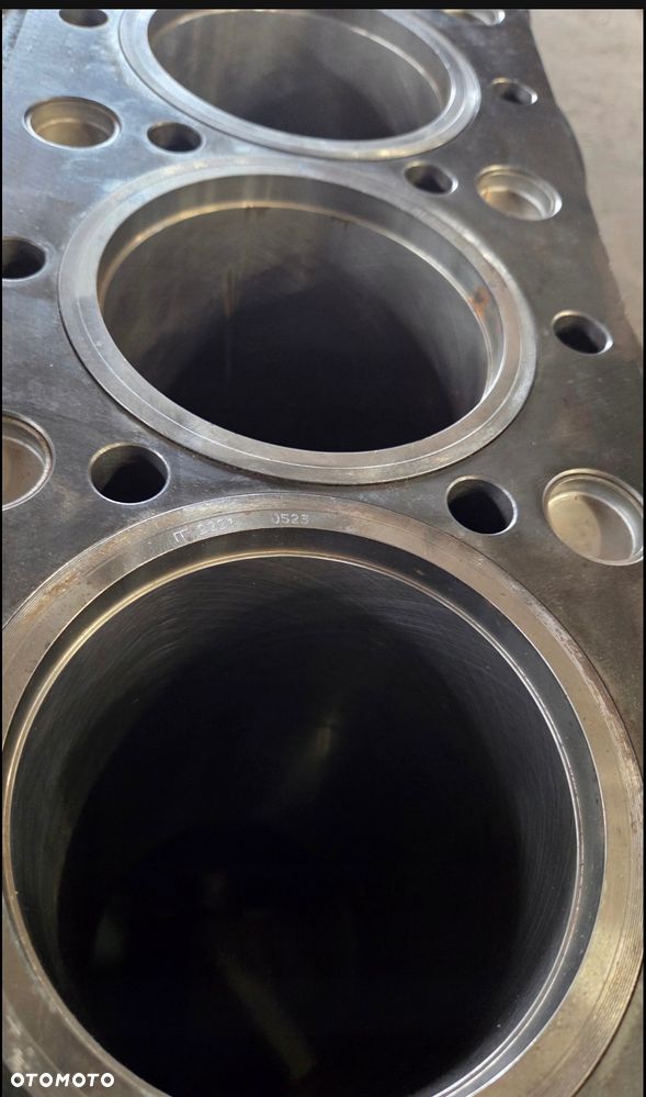 Blok silnika z tulejami MAN TGX D2676 Euro 6 51011013483 - 8