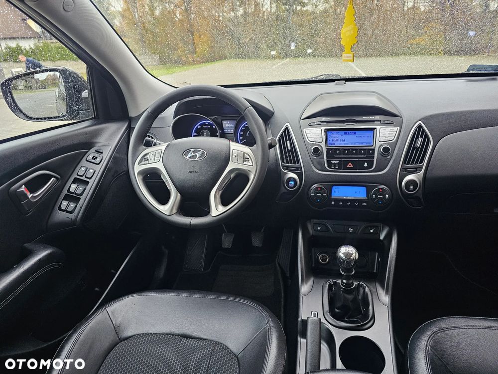 Hyundai ix35 1.7 CRDi 2WD blue Finale Gold - 9