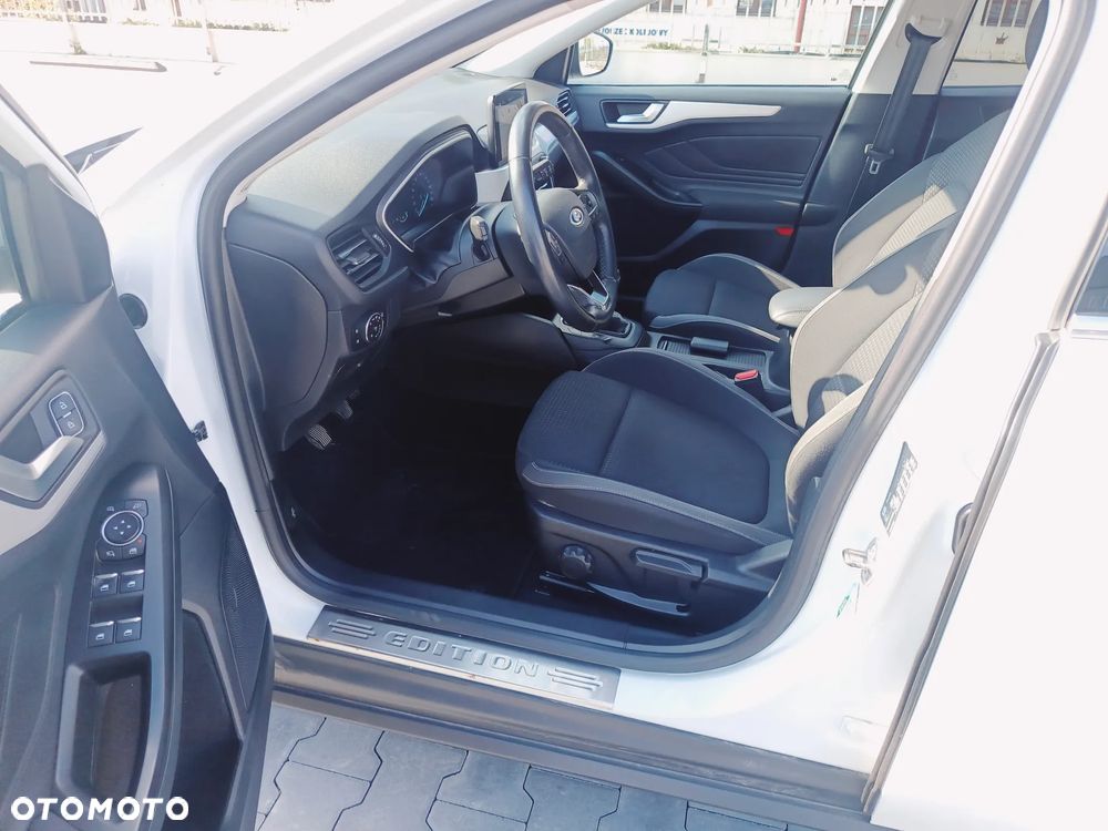 Ford Focus 1.5 EcoBlue Start-Stopp-System COOL&CONNECT DESIGN - 28