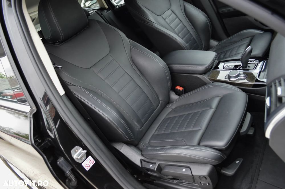 BMW X3 xDrive30i Aut. Luxury Line - 36