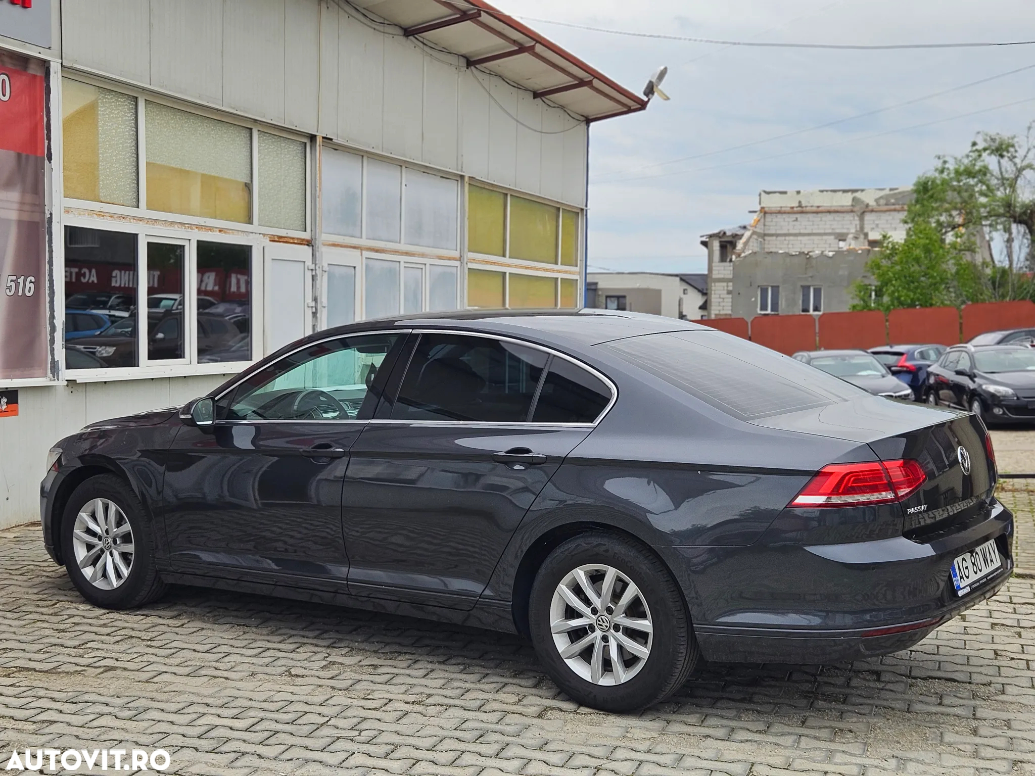 Volkswagen Passat - 13