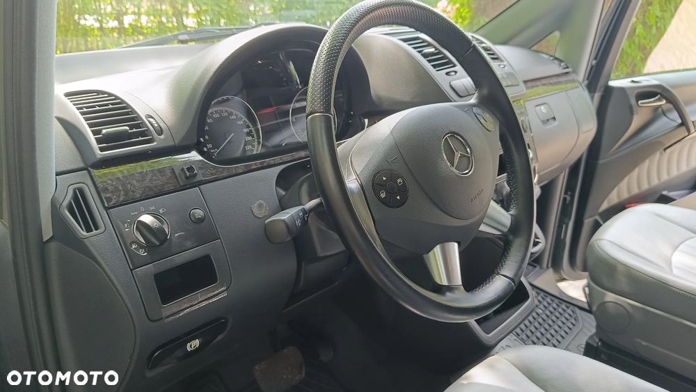 Mercedes-Benz Viano - 28