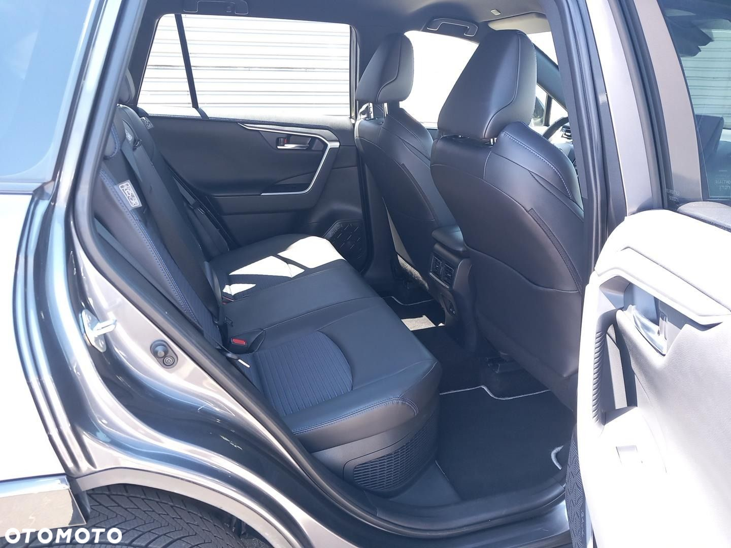 Toyota RAV4 - 7