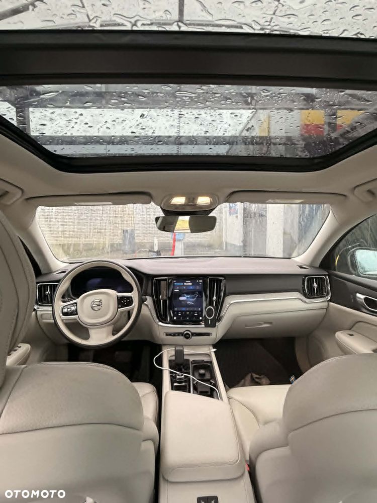 Volvo S60 B5 B R-Design - 9