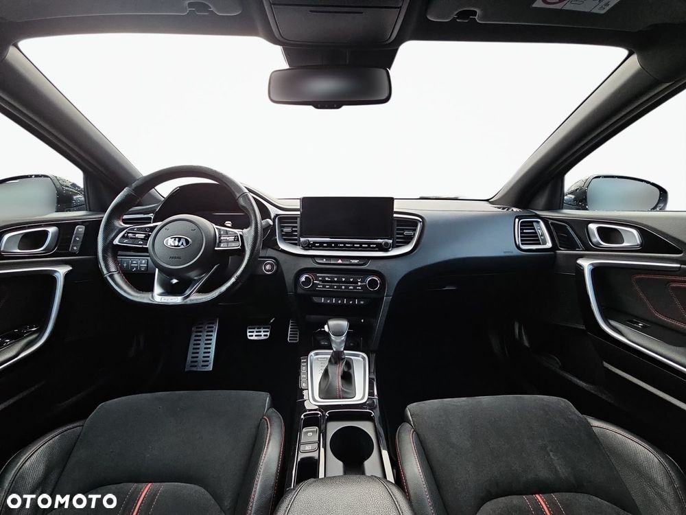 Kia ProCeed 1.6 T-GDI GT DCT - 11