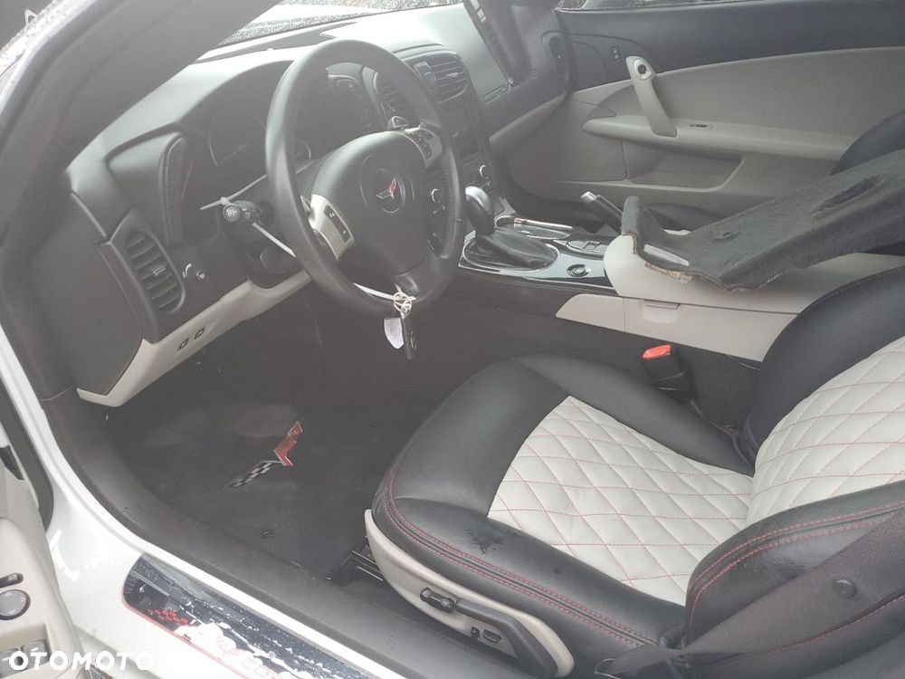 Chevrolet Corvette - 8