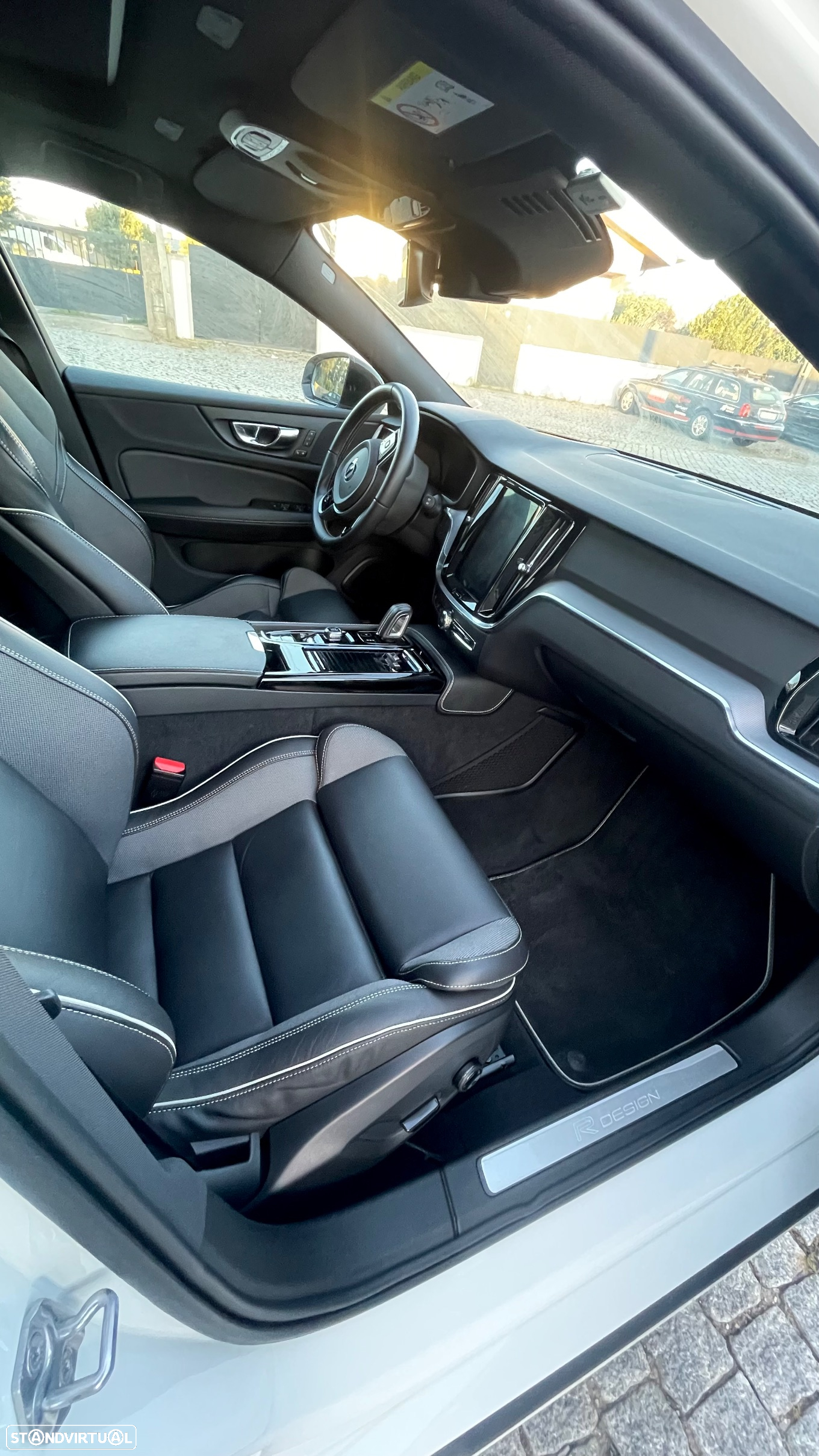 Volvo V60 2.0 T6 AWD TE R-Design - 11