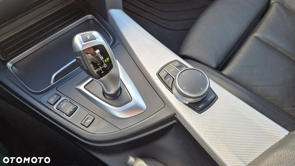 BMW 3GT 320i xDrive M Sport - 26