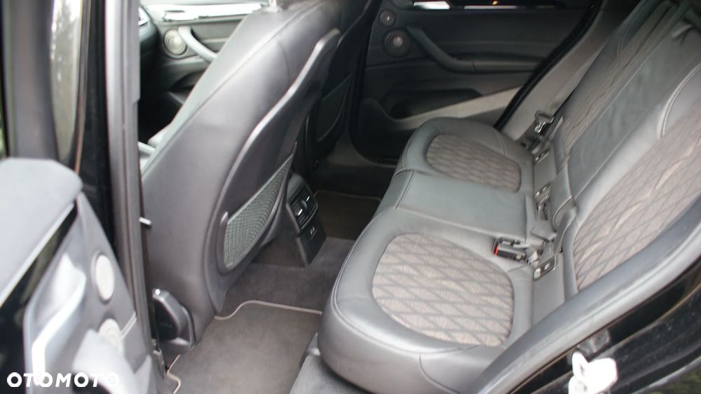 BMW X1 xDrive18d Business Edition - 14