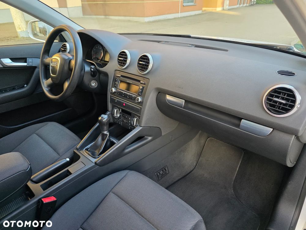 Audi A3 Sportback 1.6 Limited Edition - 19