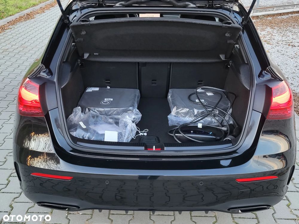 Mercedes-Benz Klasa A 250 e PHEV AMG Line 8G-DCT - 28