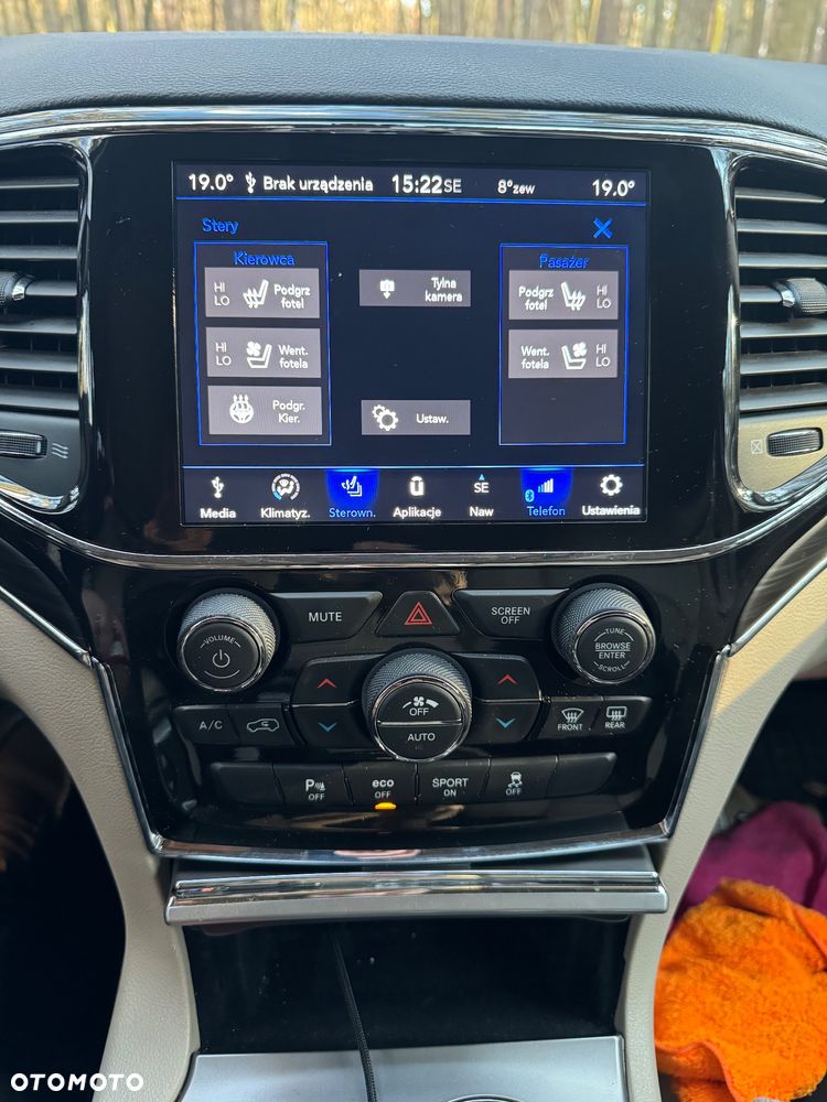 Jeep Grand Cherokee - 22