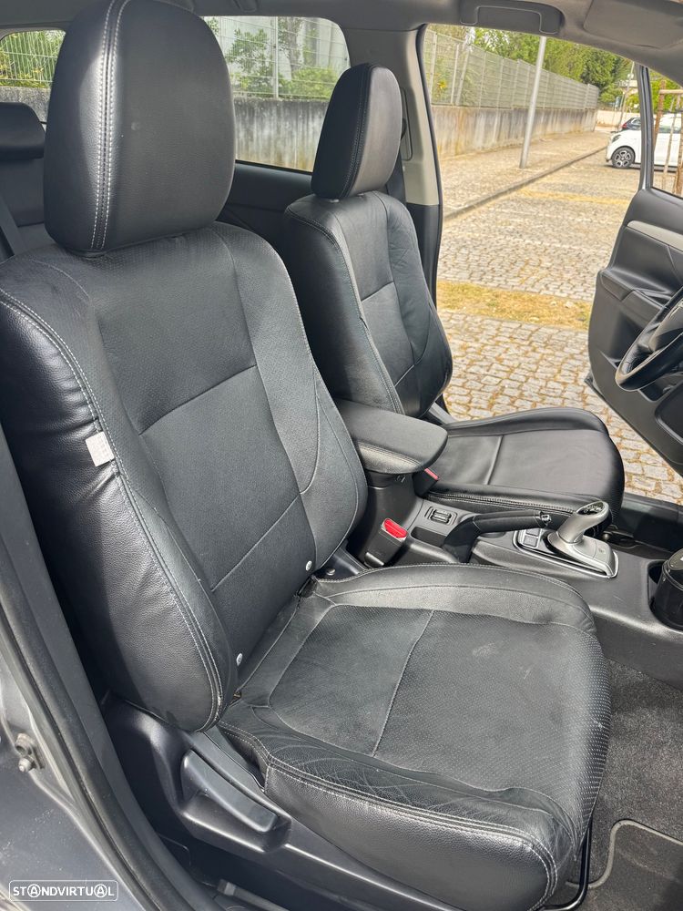 Mitsubishi Outlander - 6