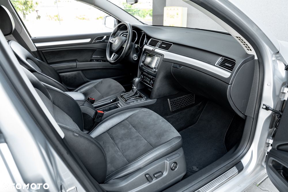 Skoda Superb 2.0 TDI Green tec 4x4 DSG Elegance - 19