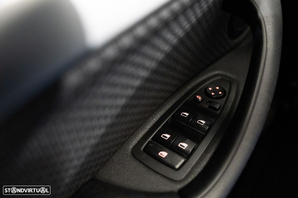 BMW X1 25 e xDrive Corporate Edition - 22