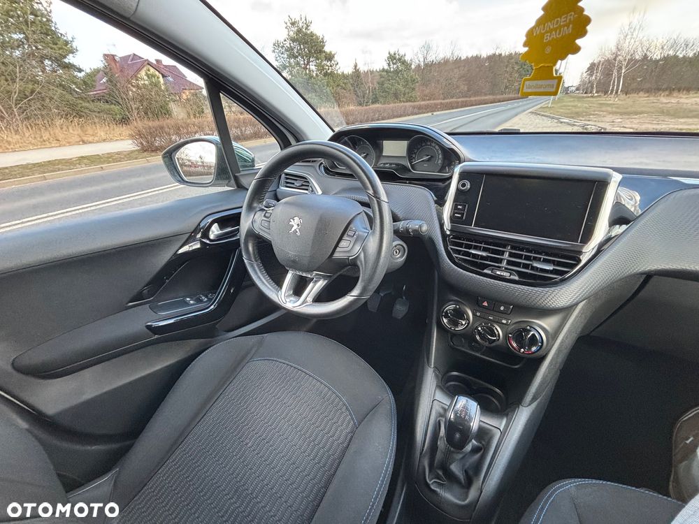 Peugeot 208 1.2 PureTech Style - 18