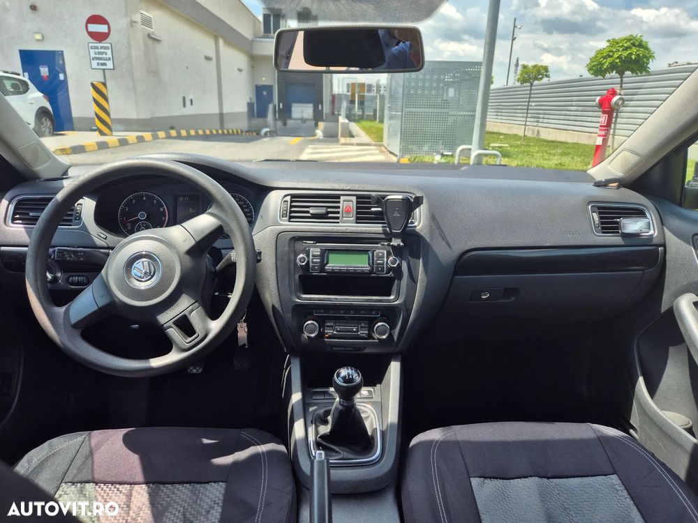 Volkswagen Jetta 1.2 TSI BMT Trendline - 1