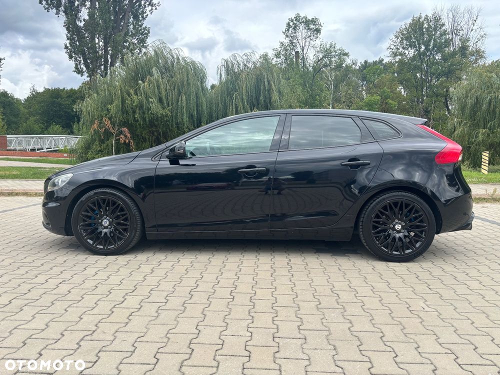 Volvo V40 D2 R-Design - 6