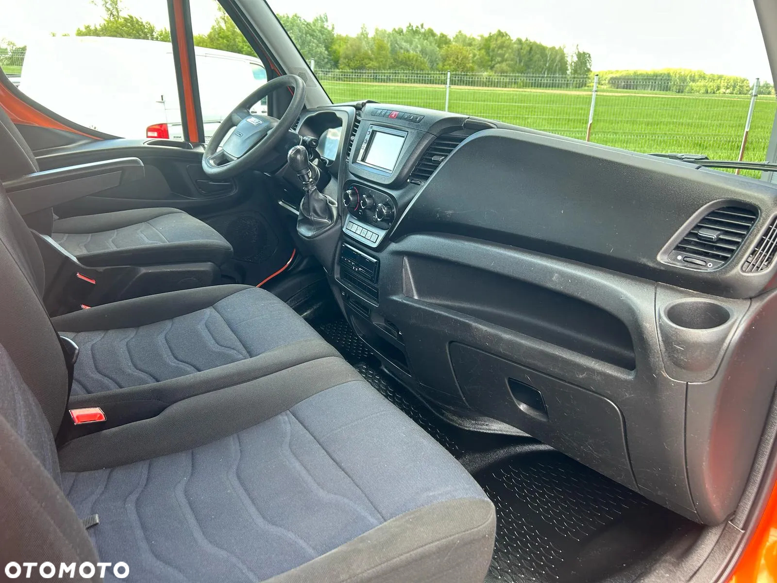 Iveco Daily 35C14 Skrzynia 4m + winda **KLIMA**NA BLIŹNIAKACH**2019R** - 10
