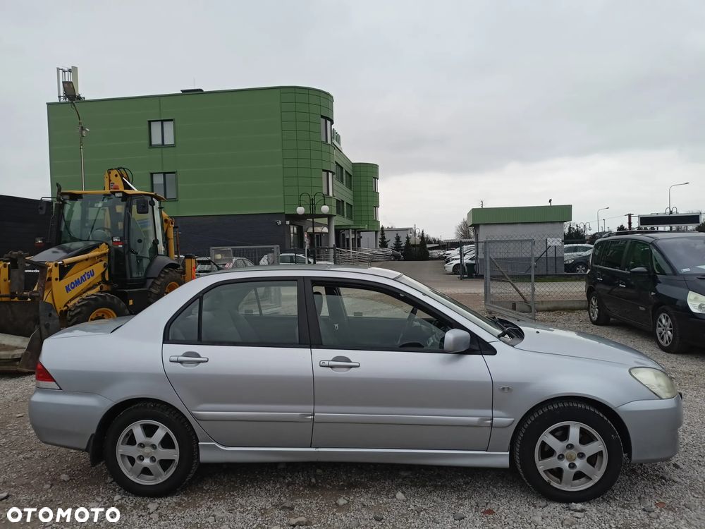 Mitsubishi Lancer - 5